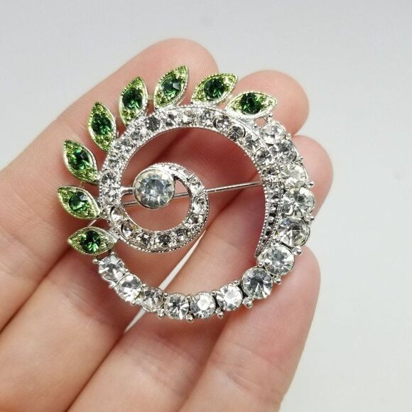 Vintage Brooch and Clip On Earring Set, Green and Silver Tone Rhinestone, 60s - Picture 8 of 8